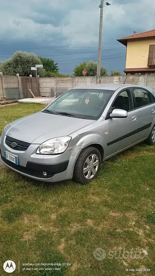 Usata Kia Rio 110 CV (80 kW) 2007 Grigio Berlina