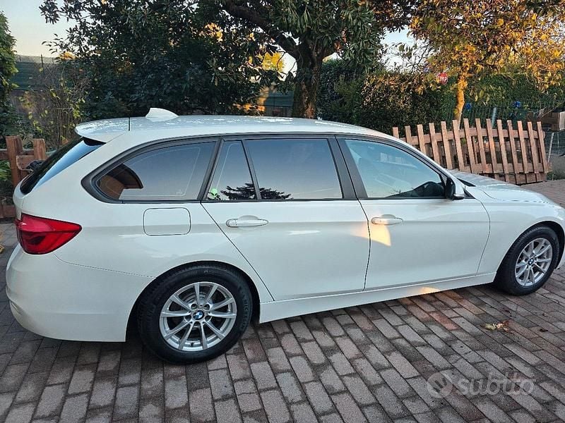 Usata BMW 316 Luxury Line 116 CV (85 kW) 2017 Bianco Station wagon