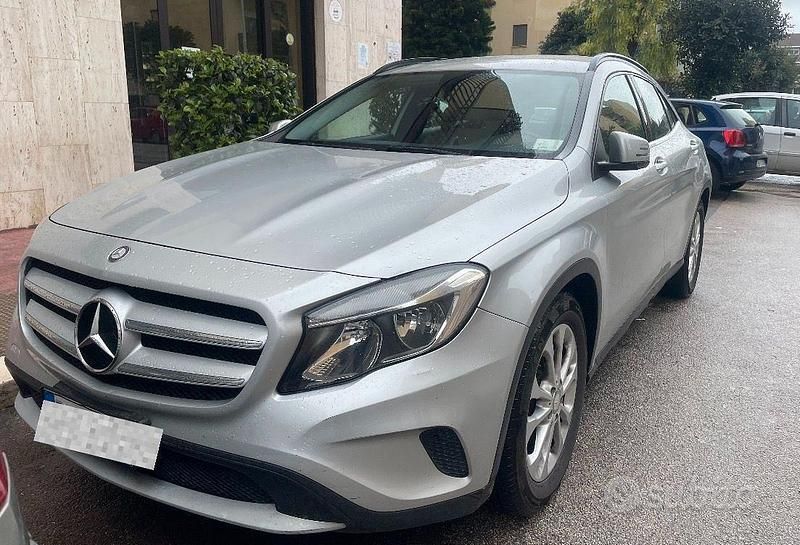 Usata Mercedes GLA200 136 CV (100 kW) 2014 Grigio SUV