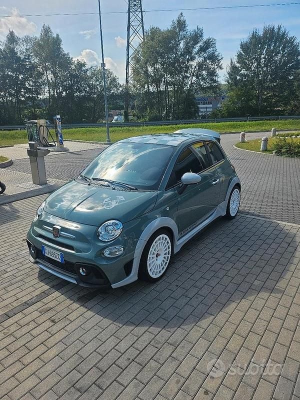 Verde Usata 2022 Abarth 695 Due volumi | 33.000 € (Buon prezzo) - Immagine 1/4