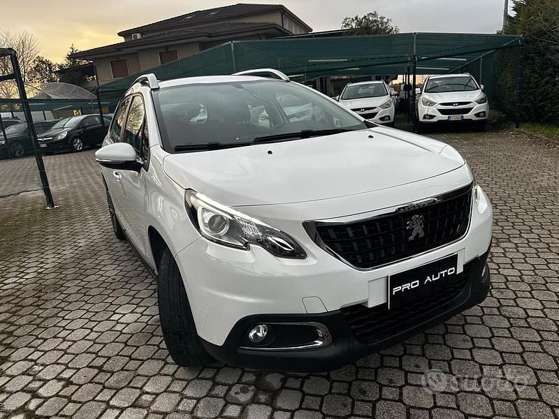 Usata Peugeot 2008 Allure 83 CV (61 kW) 2019 Bianco SUV