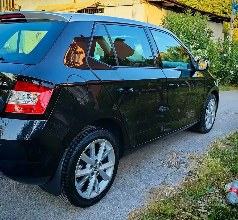 Begagnad Skoda Fabia 75 HK (55 kW) 2016 Svart Sedan