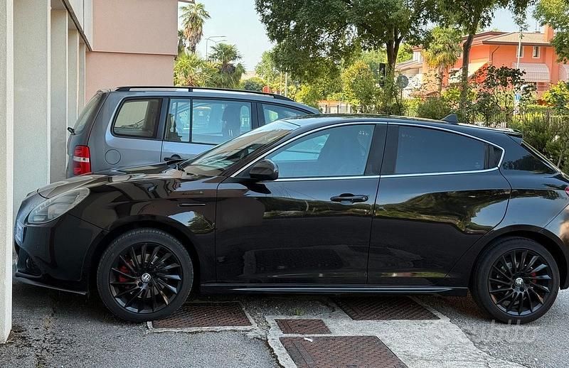 Usata Alfa Romeo Giulietta 140 CV (102 kW) 2011 Nero Utilitaria