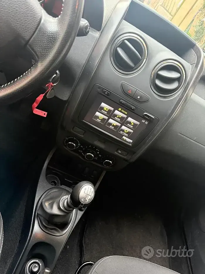 Usata Dacia Duster Lauréate 107 CV (78 kW) 2013 Bianco SUV