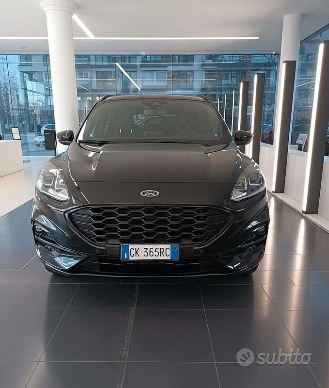 Usata Ford Kuga ST-Line 120 CV (88 kW) 2022 Nero SUV
