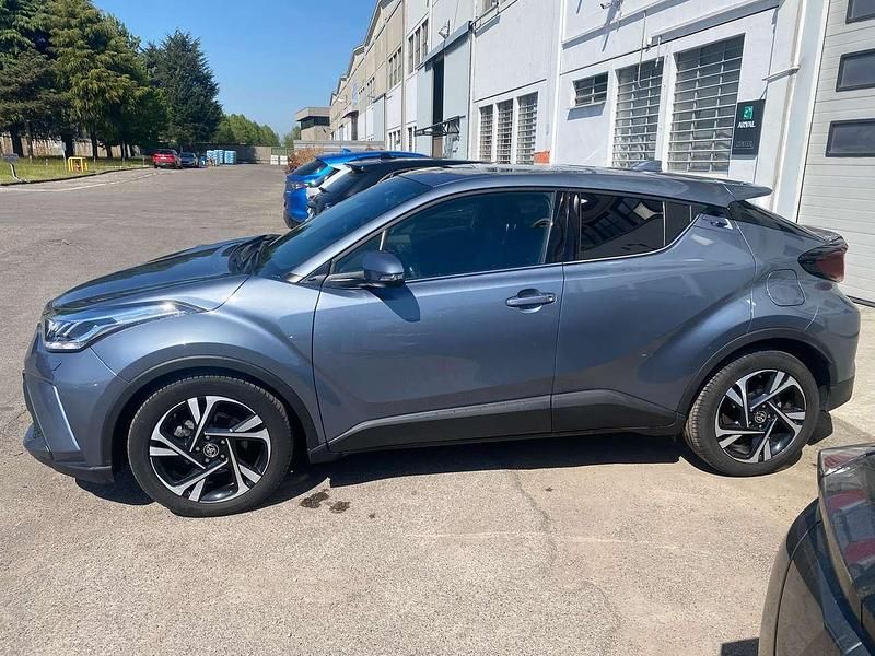 Usata Toyota C-HR 152 CV (111 kW) 2023 Argento metallizzato SUV