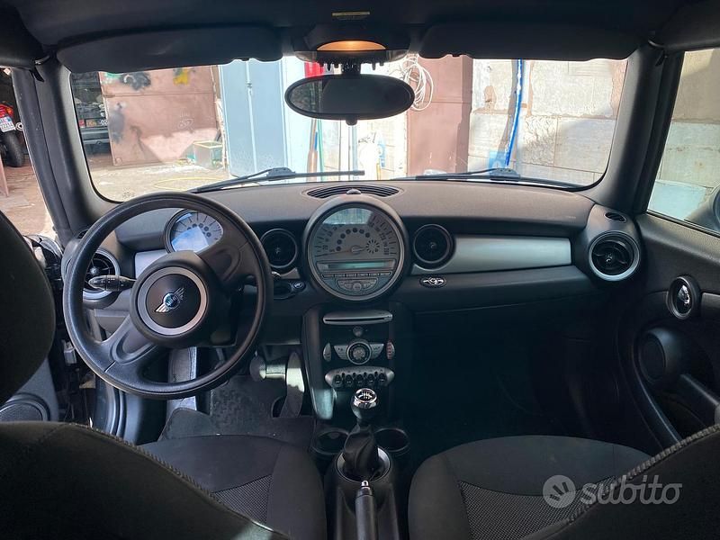 Usata Mini Cooper Cabriolet 120 CV (88 kW) 2009 Nero Cabrio