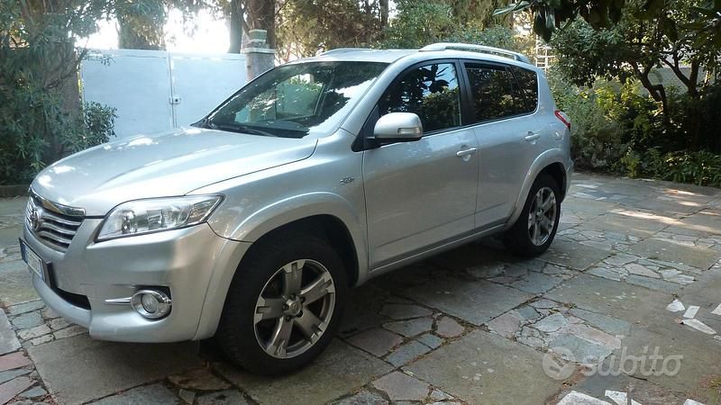Usata Toyota RAV4 150 CV (110 kW) 2010 SUV