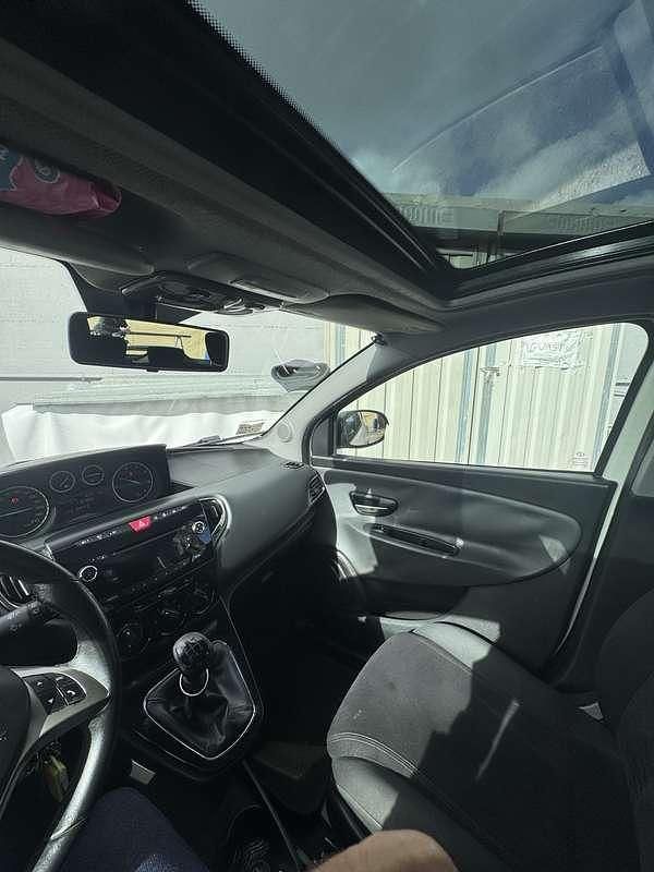 Usata Lancia Ypsilon Gold 95 CV (69 kW) 2015 Utilitaria