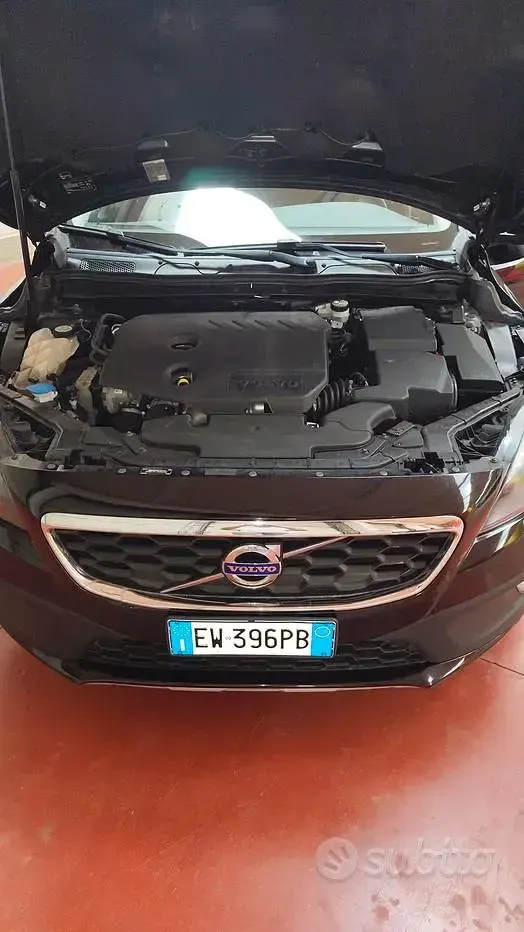 Usata Volvo V40 CC 115 CV (84 kW) 2014 Nero Station wagon