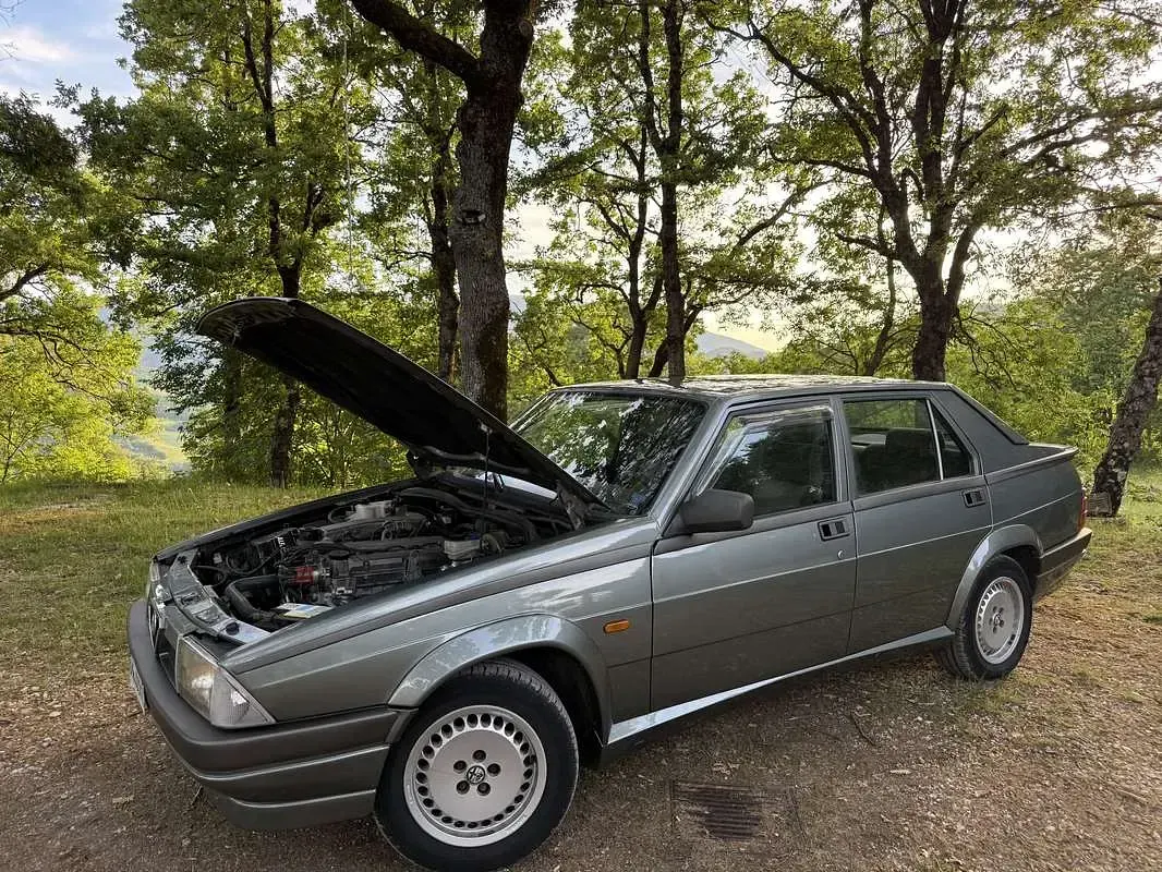 Usata Alfa Romeo 75 148 CV (108 kW) 1991 Berlina