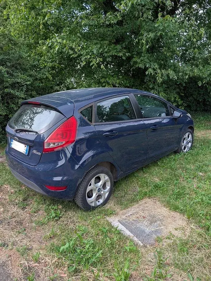 Usata Ford Fiesta Business Edition 60 CV (44 kW) 2012 Bluazzurro Berlina