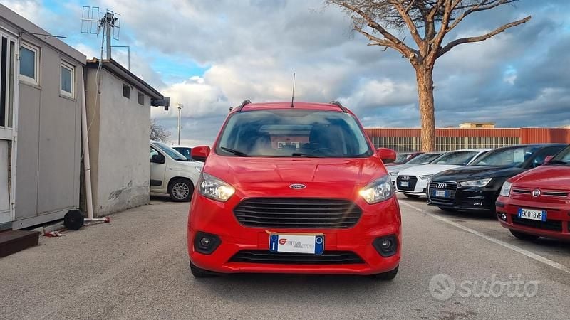 Usata Ford Tourneo Courier Sport 75 CV (55 kW) 2019 Rosso Monovolume