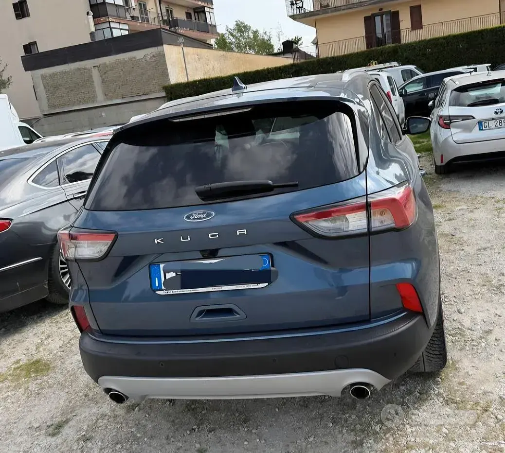 Usata Ford Kuga 120 CV (88 kW) 2022 Blu SUV