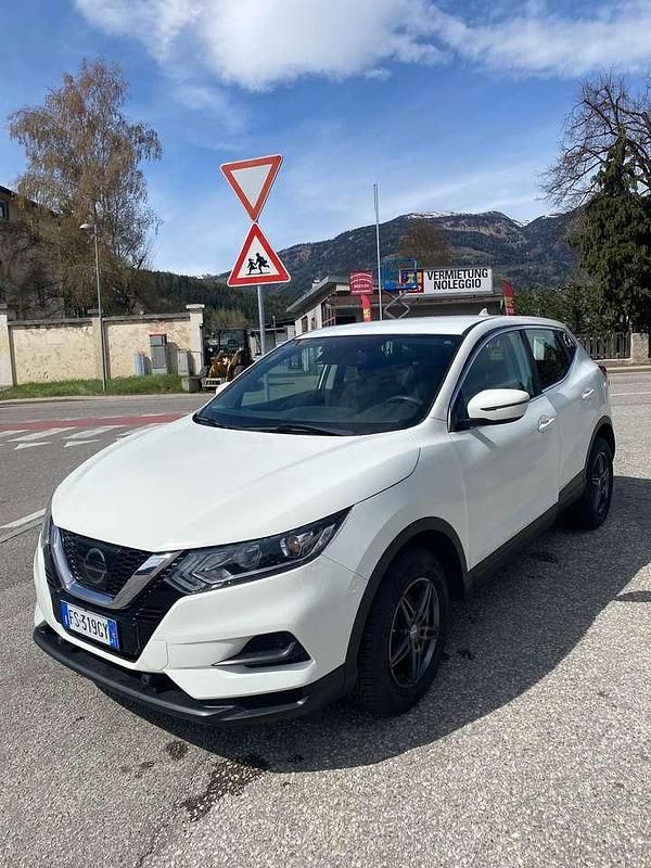 Usata Nissan Qashqai N-Connecta 116 CV (85 kW) 2017 Bianco SUV