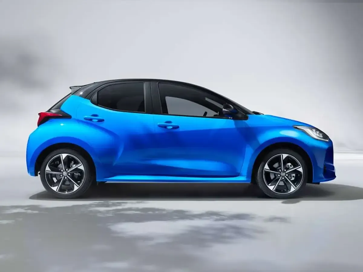 Nuova Toyota Yaris Sport 129 CV (94 kW) 2026 Argento Utilitaria