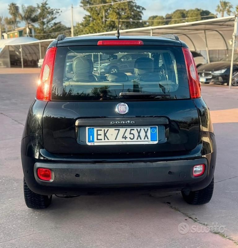 Usata Fiat Panda Lounge 70 CV (51 kW) 2012 Nero Utilitaria
