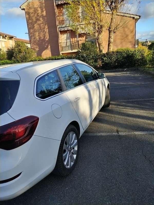 Usata Opel Astra 110 CV (80 kW) 2011 Station wagon