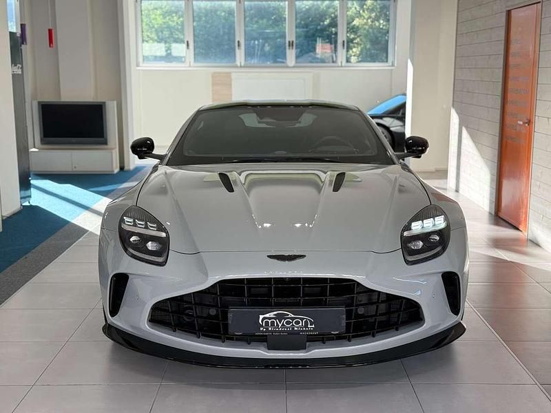 Usata Aston Martin V8 Vantage 665 CV (489 kW) 2024 Apex grey Coupé