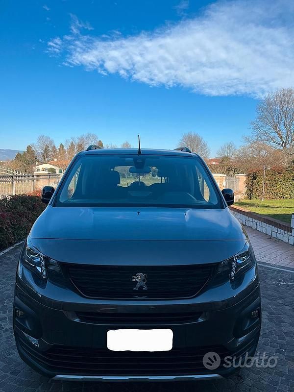 Usata Peugeot Rifter GT-line 131 CV (96 kW) 2019 Grigio Monovolume