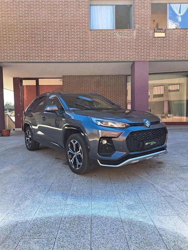 Grigio Usata 2024 Suzuki Across SUV | 37.490 € (Buon prezzo) - Immagine 1/4