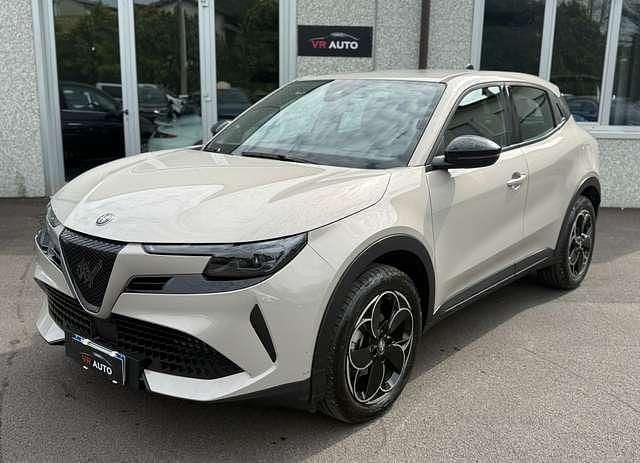 Usata Alfa Romeo Junior 114 kW (156 CV) 2025 Bianco SUV