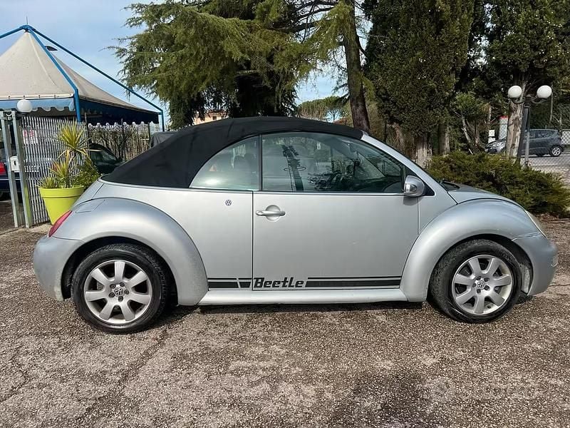 Usata VW New Beetle 101 CV (74 kW) 2004 Grigio Utilitaria