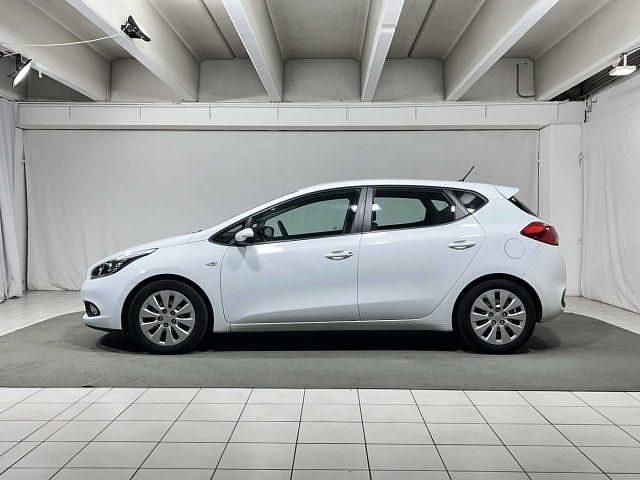 Usata Kia Ceed Active 99 CV (72 kW) 2013 Bianco Utilitaria