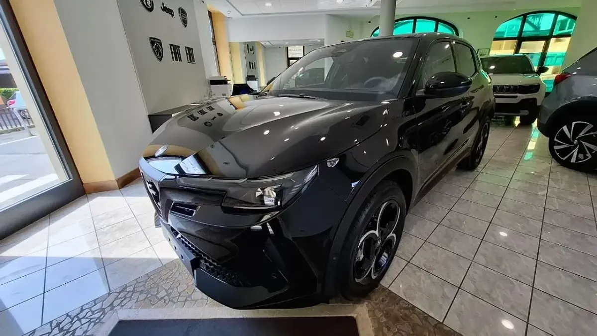 Nuova Alfa Romeo GT Junior Edizione Speciale 136 CV (100 kW) 2026 Nero tortona SUV