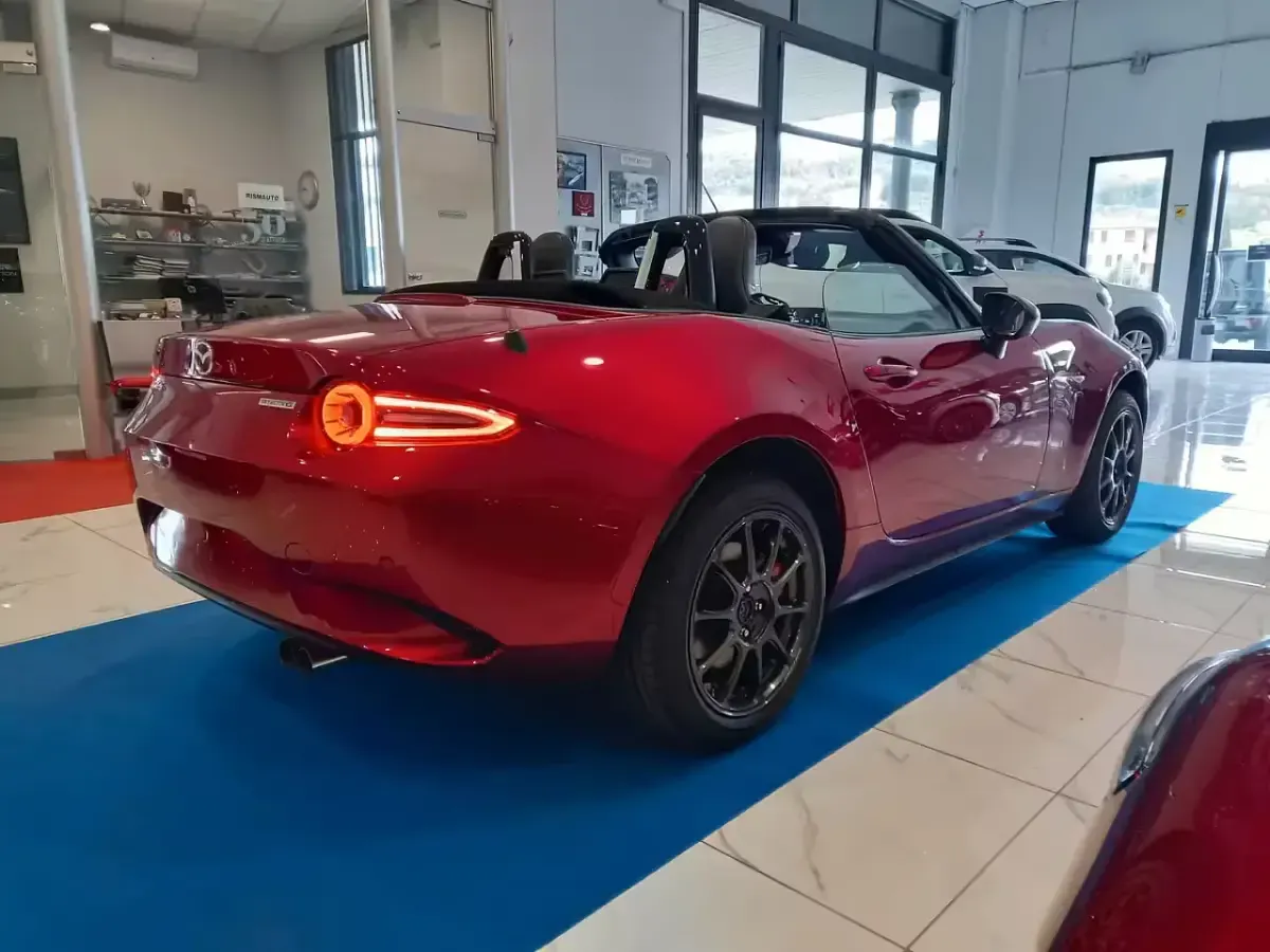 Nuova Mazda MX5 Homura-Line 131 CV (96 kW) 2026 Rosso Cabrio