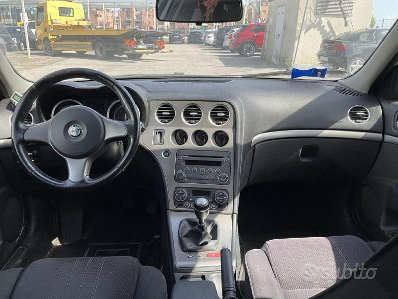 Usata Alfa Romeo 159 Distinctive 150 CV (110 kW) 2009 Argento Station wagon