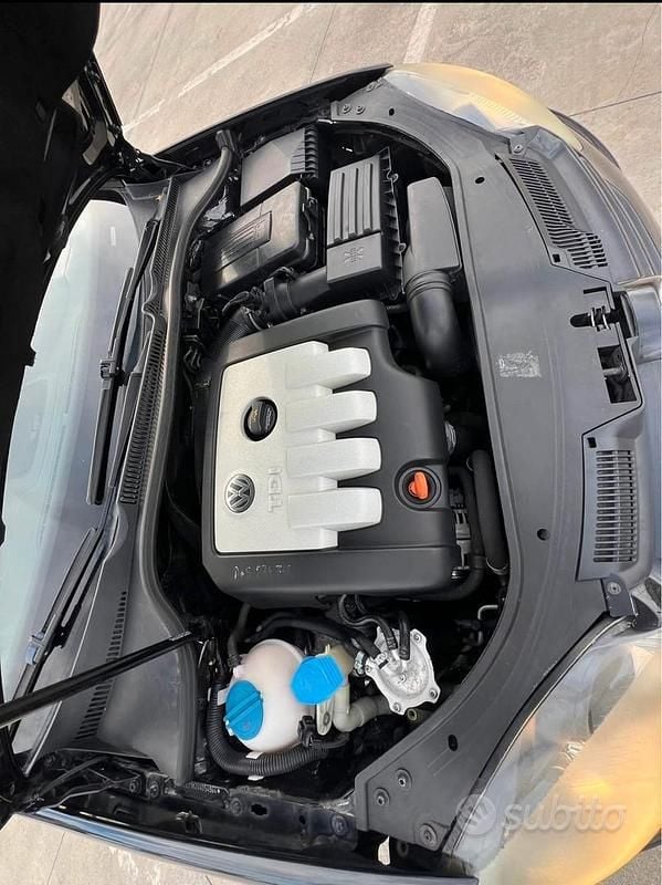 Usata VW Golf V 140 CV (102 kW) 2003 Nero Utilitaria