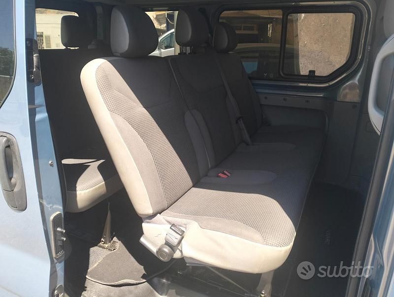 Usata Opel Vivaro 120 CV (88 kW) 2010 Blu Monovolume