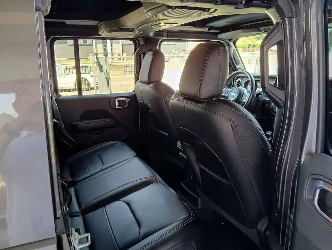Usata Jeep Wrangler Sahara 272 CV (200 kW) 2022 Grigio SUV