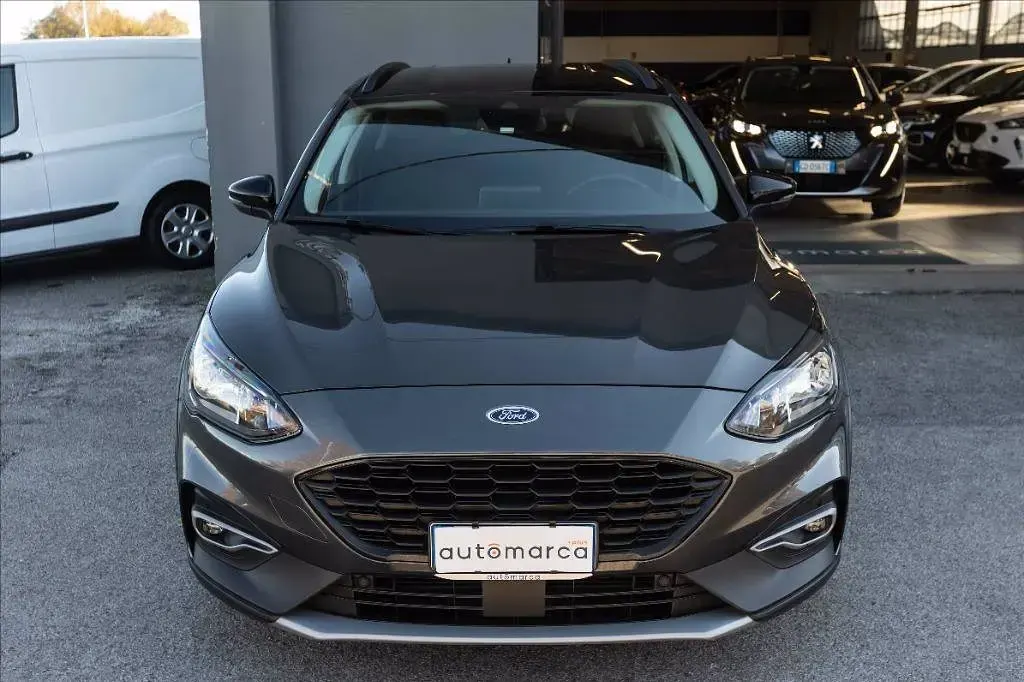 Usata Ford Focus Active 125 CV (91 kW) 2021 Grigio metallizzato SUV