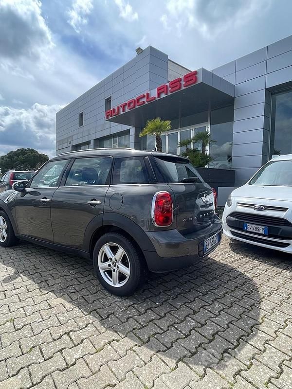 Begagnad Mini Cooper D Countryman 111 HK (81 kW) 2014 Grå SUV