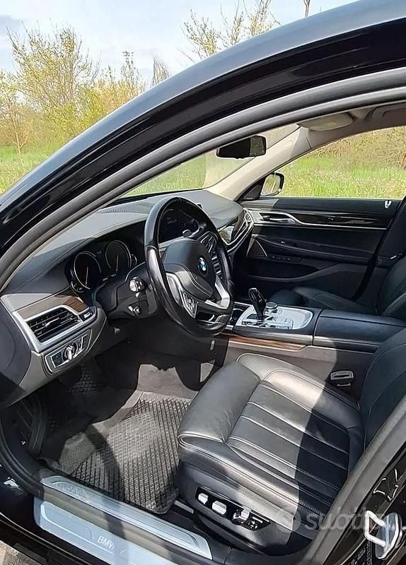 Usata BMW 730 265 CV (194 kW) 2019 Nero Berlina