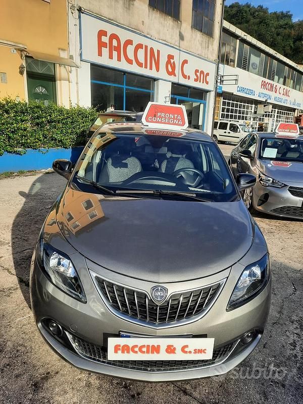 Usata Lancia Ypsilon S 69 CV (50 kW) 2022 Grigio Utilitaria