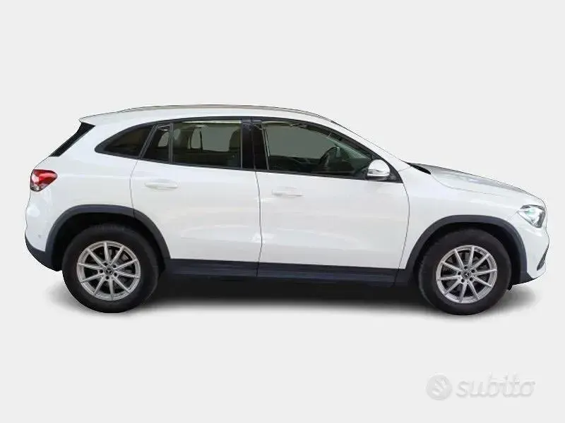 Usata Mercedes GLA200 Business 150 CV (110 kW) 2021 Bianco SUV
