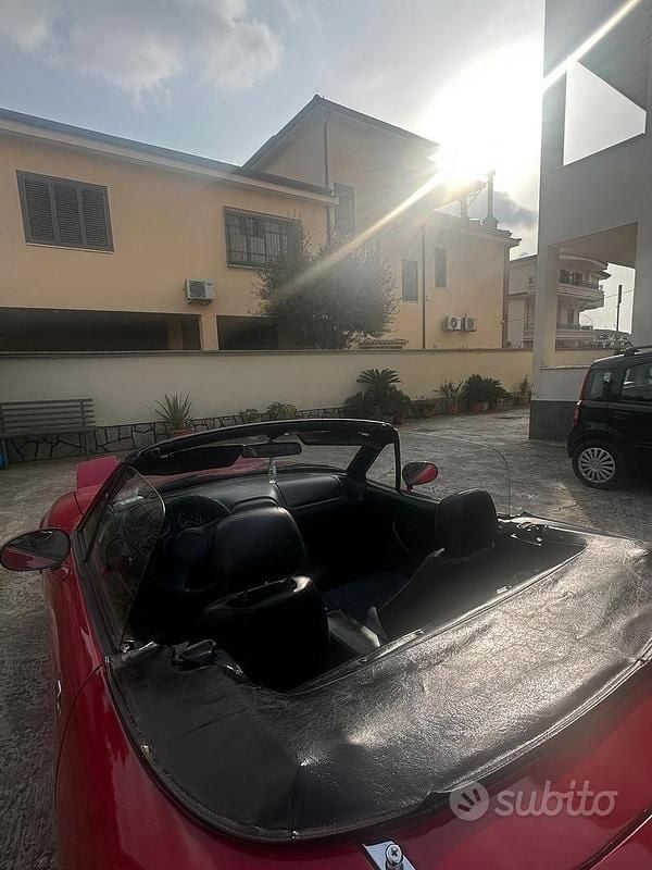 Usata Mazda MX5 90 CV (66 kW) 1995 Rosso Cabrio
