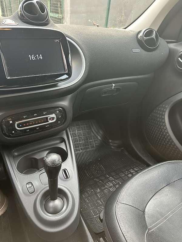 Usata Smart ForFour Electric Drive Passion 41 kW (56 CV) 2022 Utilitaria