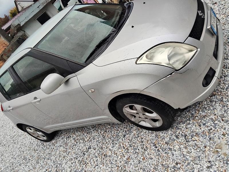 Usata Suzuki Swift 92 CV (67 kW) 2006 Grigio Utilitaria