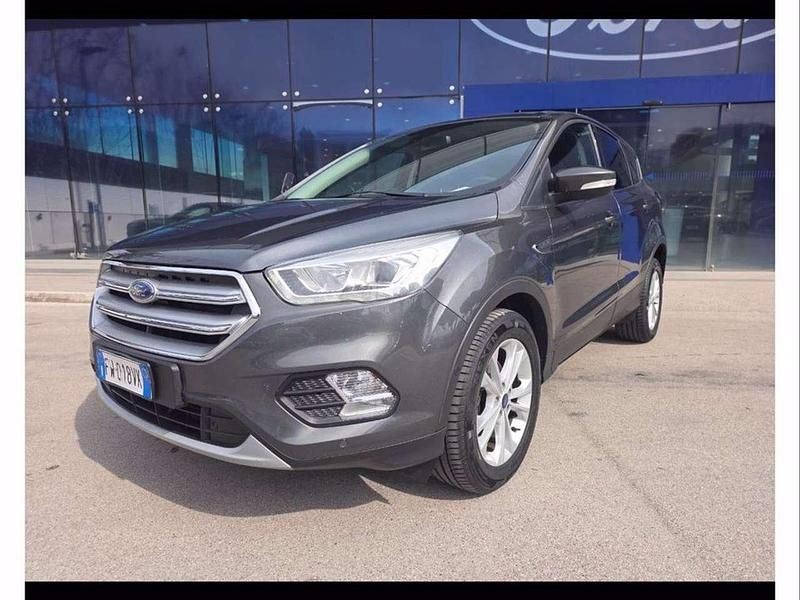 Usata Ford Kuga S 120 CV (88 kW) 2019 Magnetic grey SUV
