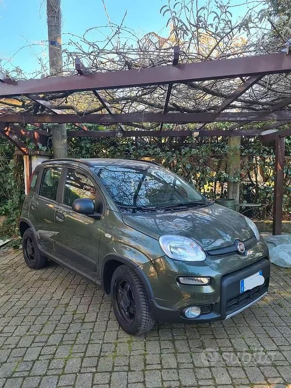 Usata Fiat Panda 4x4 84 CV (61 kW) 2019 Verde Utilitaria