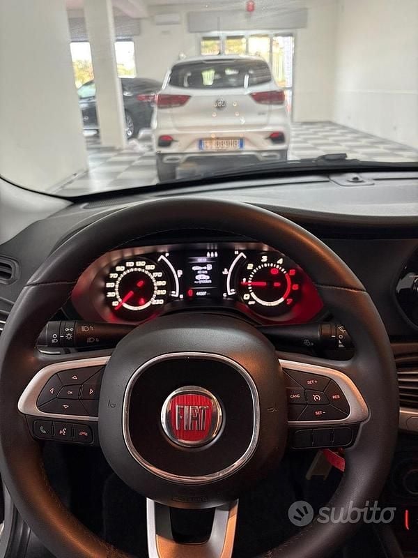 Usata Fiat Tipo Lounge 95 CV (69 kW) 2017 Grigio Berlina
