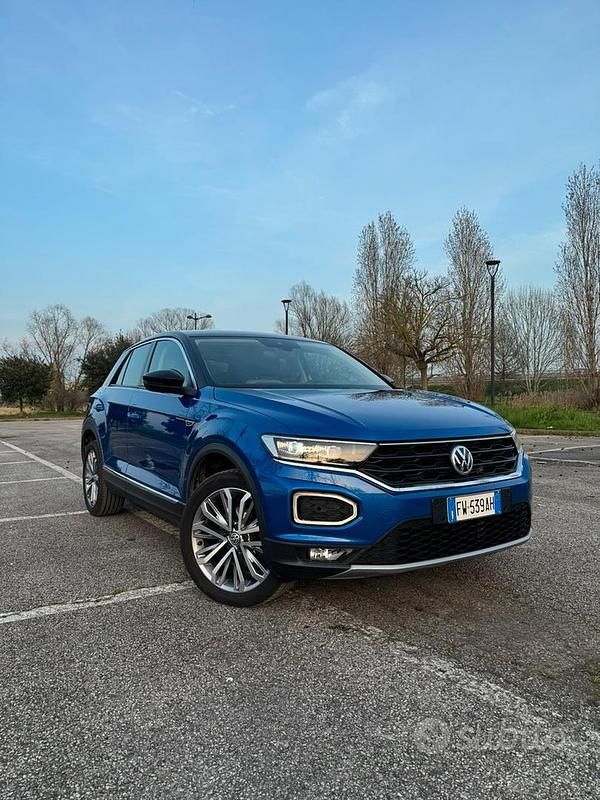 Usata VW T-Roc 2019 Blu SUV