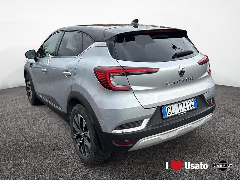 Usata Renault Captur Intens 101 CV (74 kW) 2023 Grigio SUV