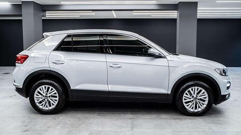 Usata VW T-Roc Business 150 CV (110 kW) 2022 White silver metallizzato SUV