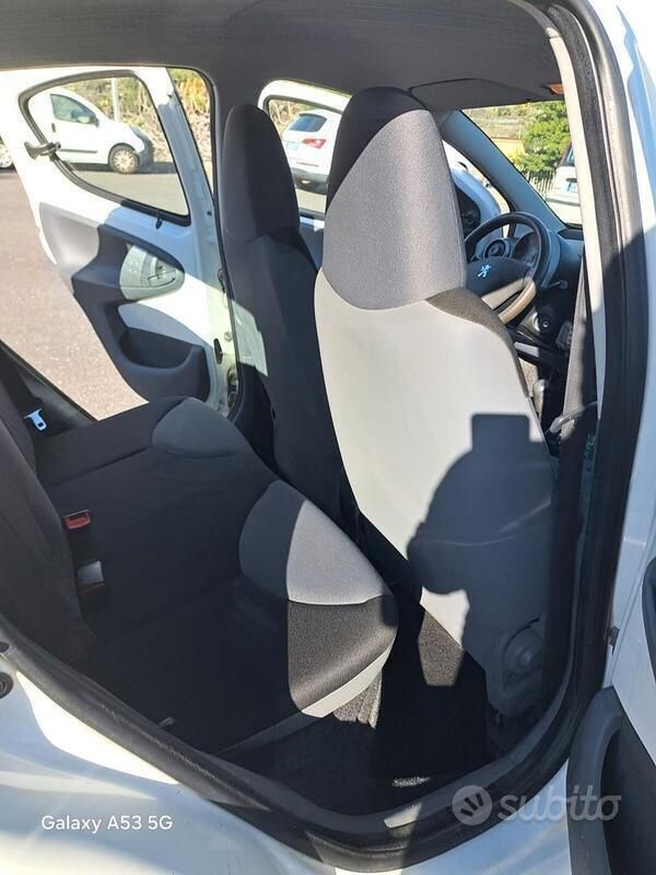 Usata Peugeot 107 Access 68 CV (50 kW) 2013 Bianco Utilitaria