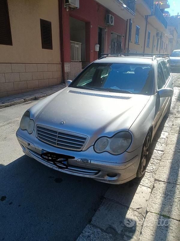 Usata Mercedes C220 150 CV (110 kW) 2005 Grigio Station wagon